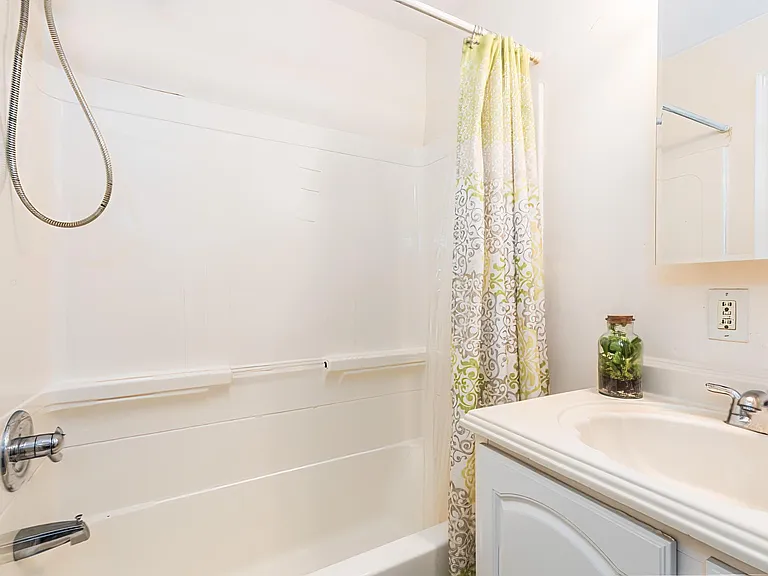 537 Islington St #3 — Photo 14