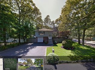 122 Clarendon Rd, Ronkonkoma, NY 11779