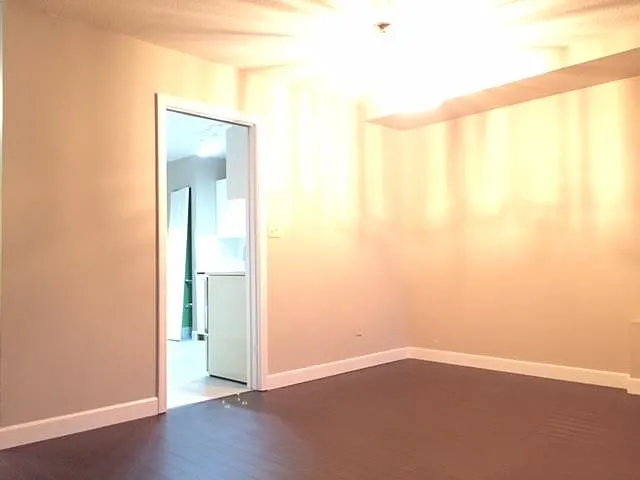 5078 47a Ave #6 — Photo 2