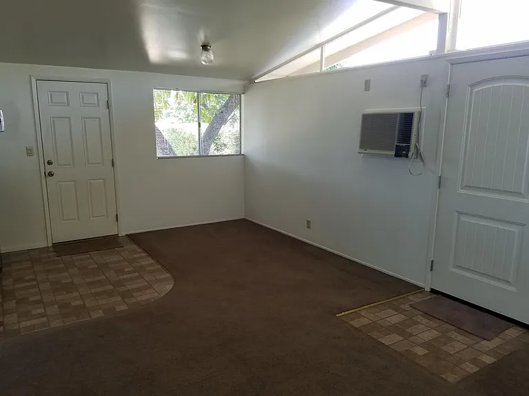 4421 N Heathdale Ave — Photo 2