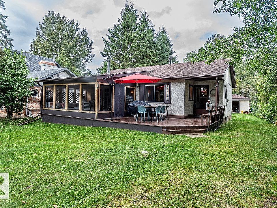 1st image of 11 Lakeshore Dr