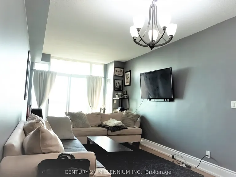 1359 Rathburn Rd E #1014 — Photo 5