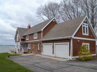 3294 Brooklyn Dr, Stoughton, WI 53589