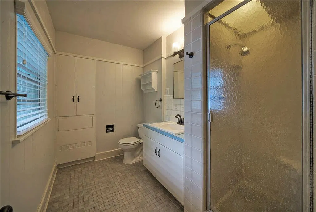 4 bed, 2.5 bath, 2161 sqft, $3,500 — Photo 3