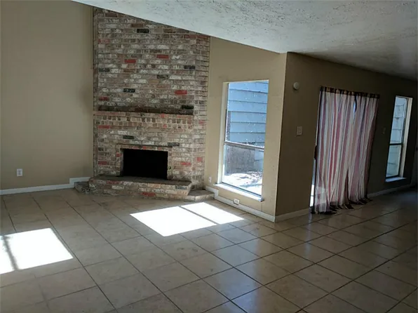 5783 Easthampton Dr #B, Houston, TX 77039