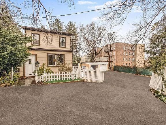 2nd image of 154 Shrady Pl