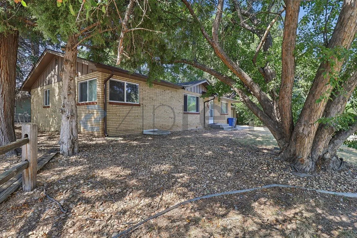 Indian Hills — Photo 2