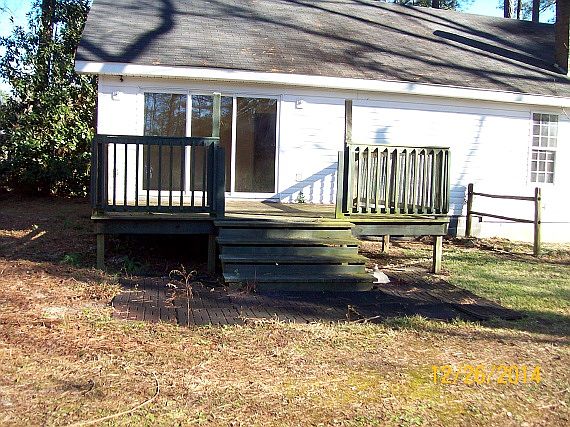 Deck off of the family room