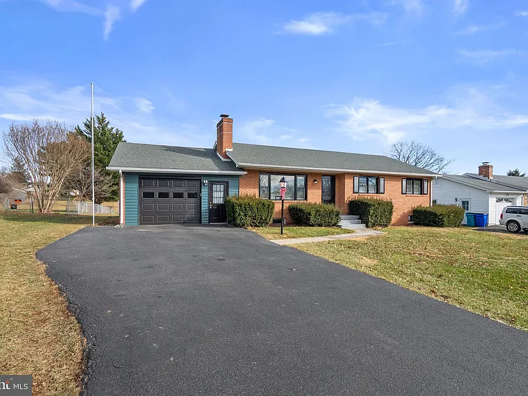 3887 Shadywood Dr — Photo 2