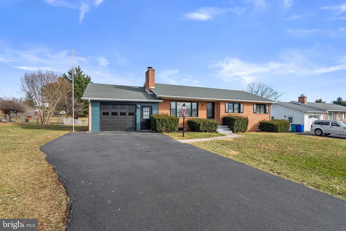 Building Photo - 3887 Shadywood Dr