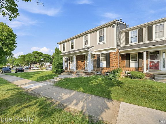 3rd image of 36412 Park Place Dr