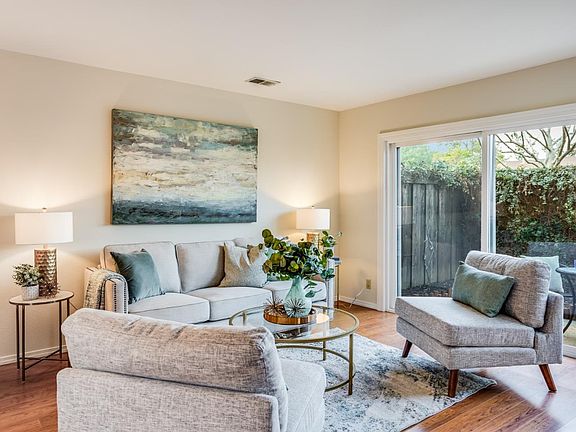 5th image of 17183 Creekside Cir