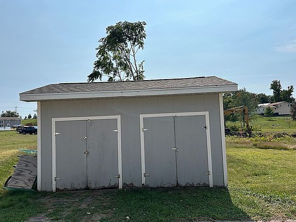 5th image of 4665 E Oakwood Dr