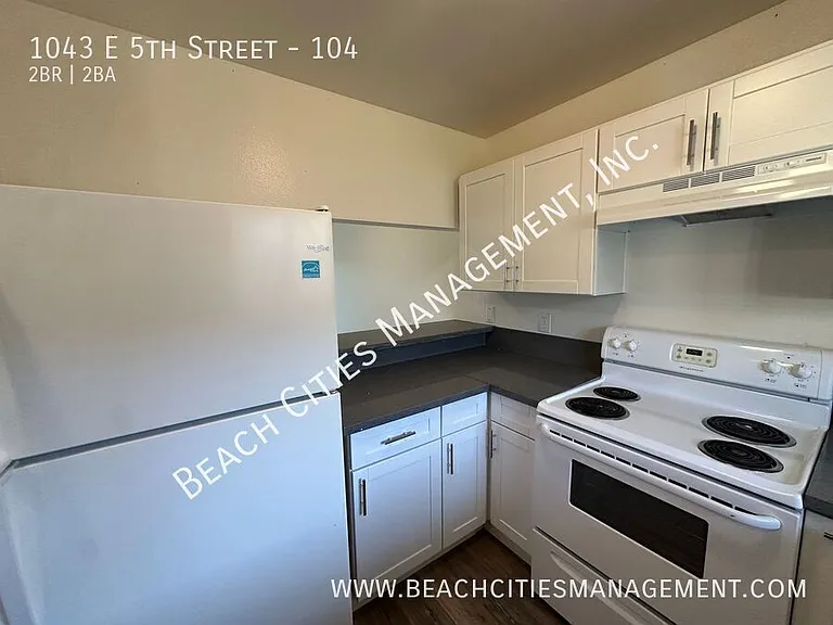 1043 E 5th St #104 — Photo 10