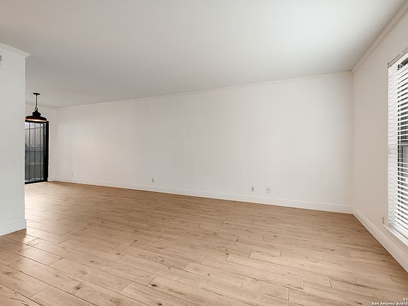 4th image of 6427 WURZBACH #3