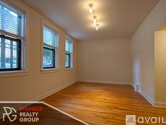 2nd image of 4040 N Ashland Blvd