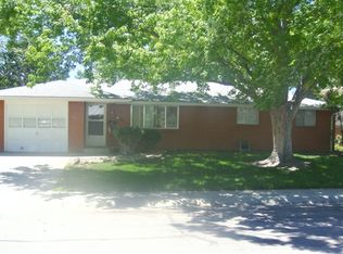 1825 Queens Dr, Longmont, CO 80501