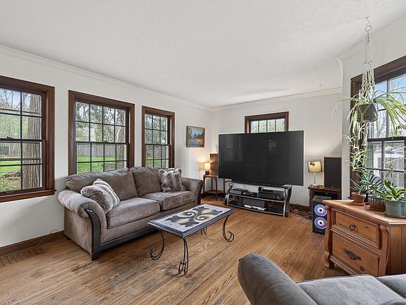 5th image of 10545 Humboldt Ave S