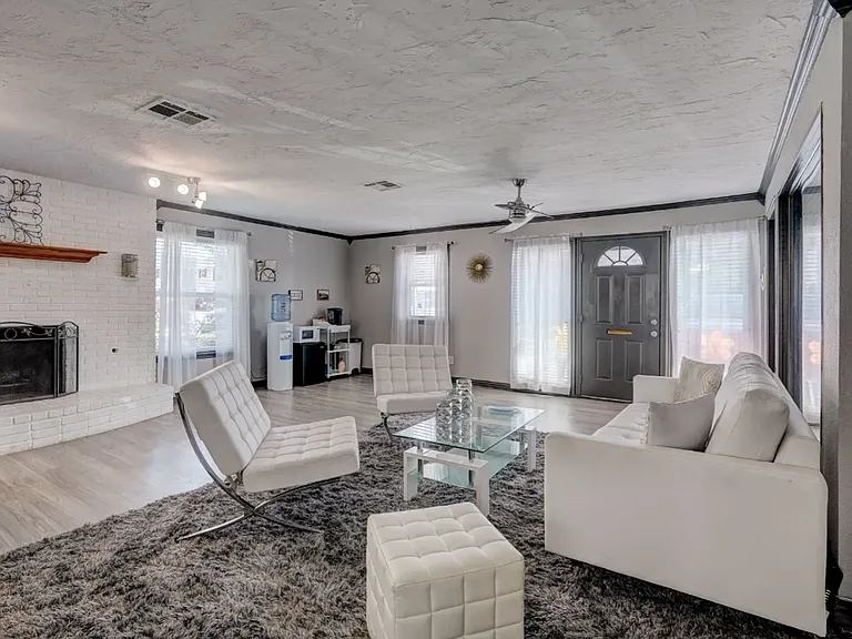 Sterling Park Apartments — Photo 42