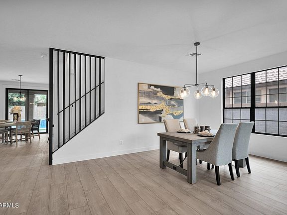 4th image of 2814 E BIRCHWOOD Place