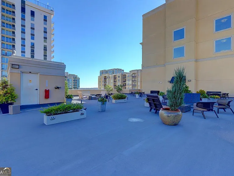 1101 Juniper St NE #106 — Photo 5