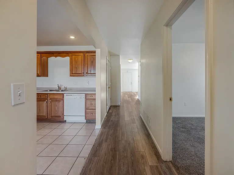 1224 Deseret Dr — Photo 4