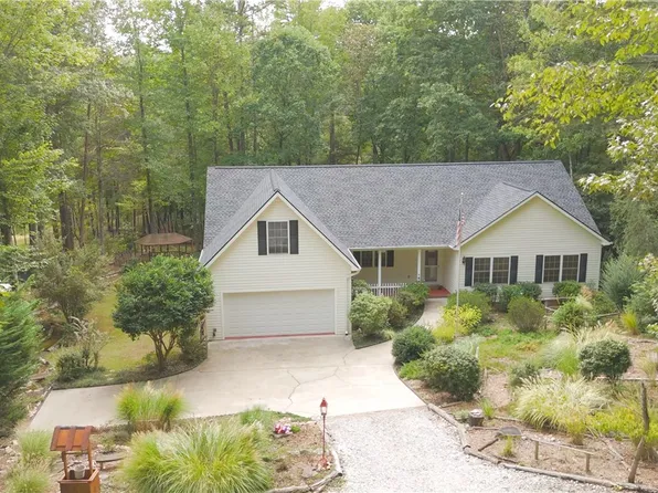 169 Warbranch Rd, Central, SC 29630