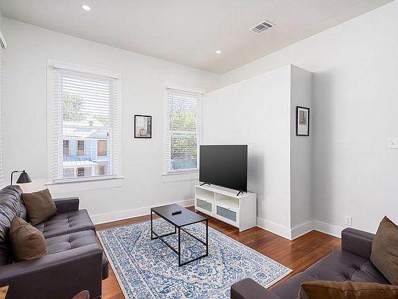 4th image of 732 N Pine St #0