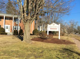 43 Brewster Rd APT A, Glastonbury, CT 06033