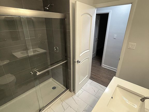 5th image of 6036 W Lawrence Ave #2
