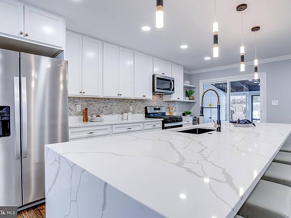 5th image of 4403 Braeburn Dr