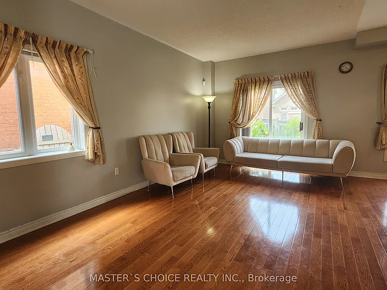 24 Golden Oak Ave — Photo 12