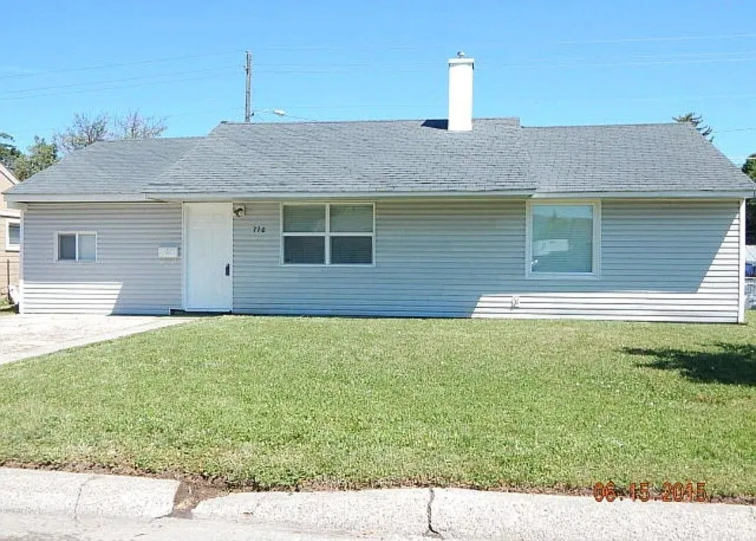 3 bed, 1.0 bath, 966 sqft, $1,500 — Photo 1