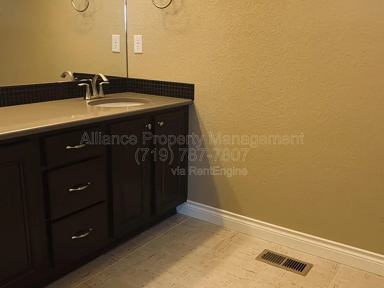 8284 Cypress Wood Dr — Photo 20