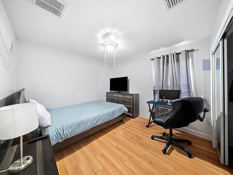 5918 NW Hann Dr — Photo 35
