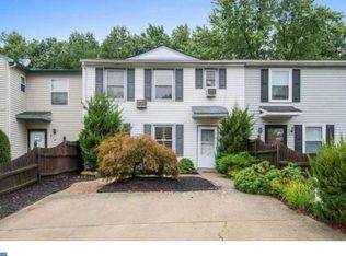 213 Hampshire Rd, Sicklerville, NJ 08081