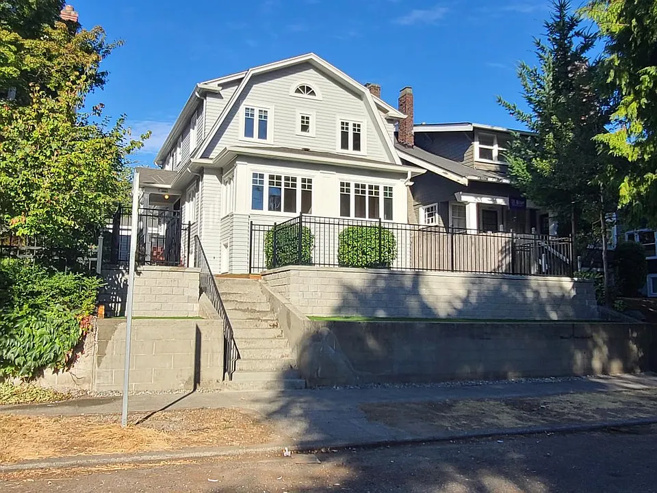 5031 19th Ave NE