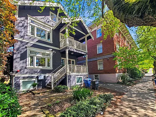 1014 E Denny Way #B Photo 1