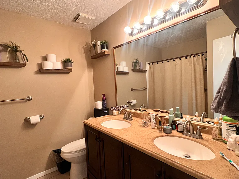 2677 S Grant Ave — Photo 13
