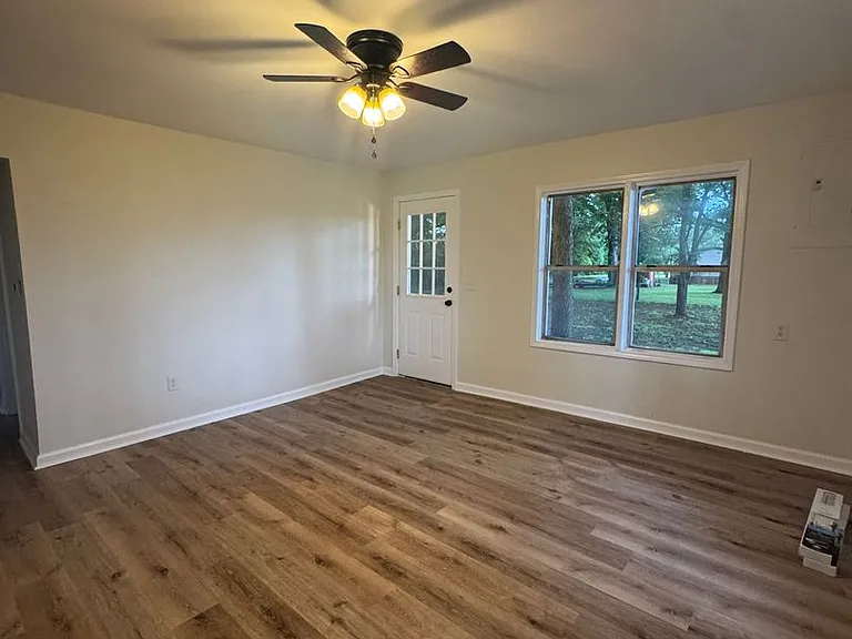 2204 Barnhill Rd — Photo 7