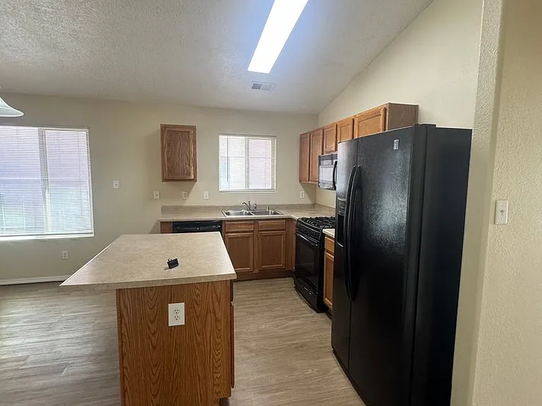 800 Purple Aster Ave SW — Photo 4