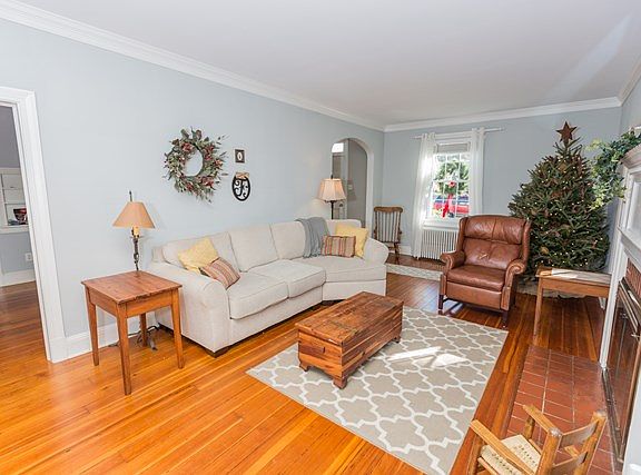 4th image of 516 Ingleside Ave