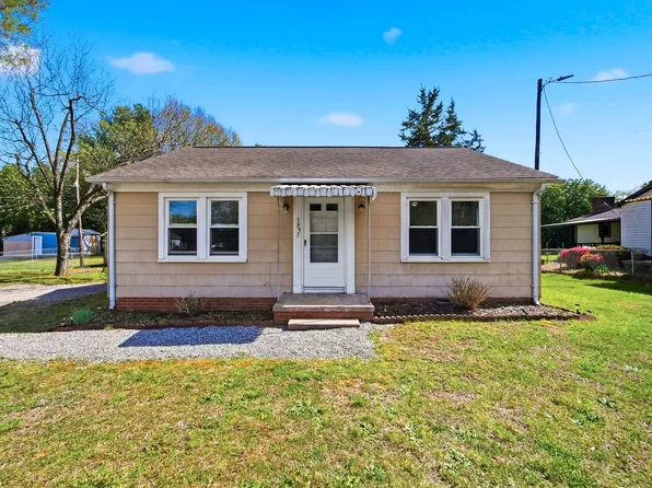 3997 Main Avenue Dr NW, Hickory, NC 28601