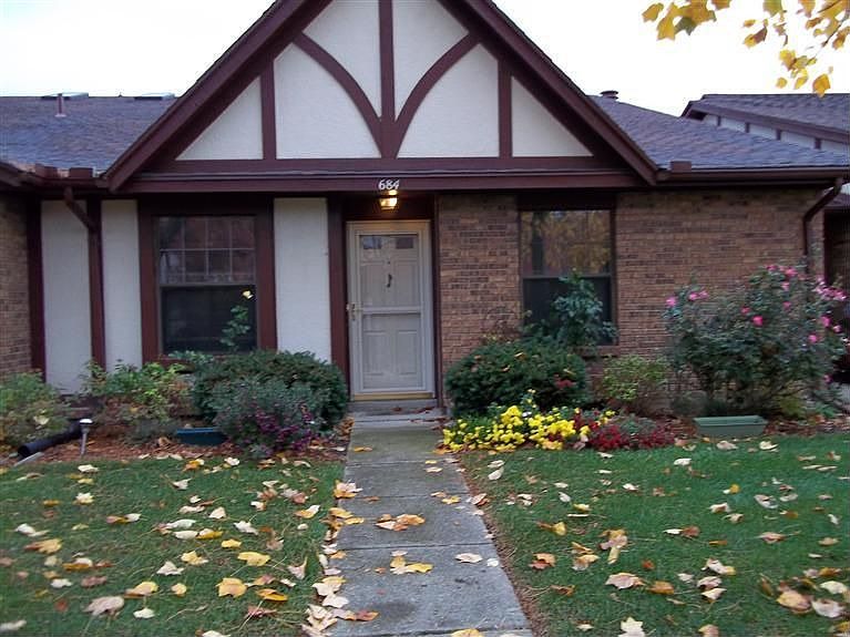 1st image of 684 Pine Needles Dr