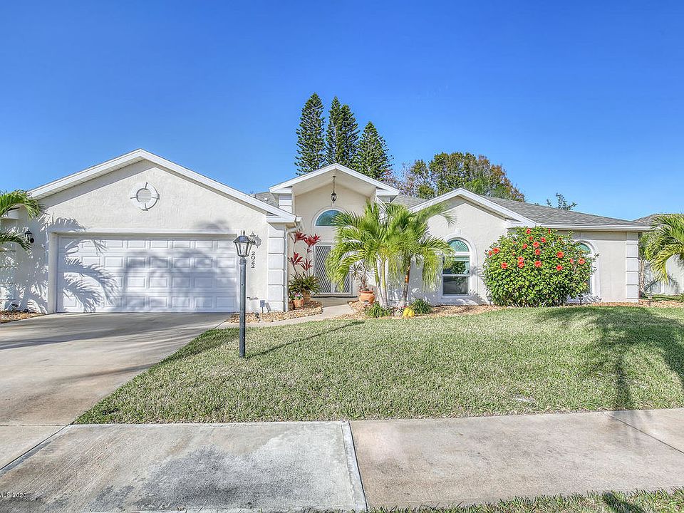 1st image of 2022 Bottlebrush Dr