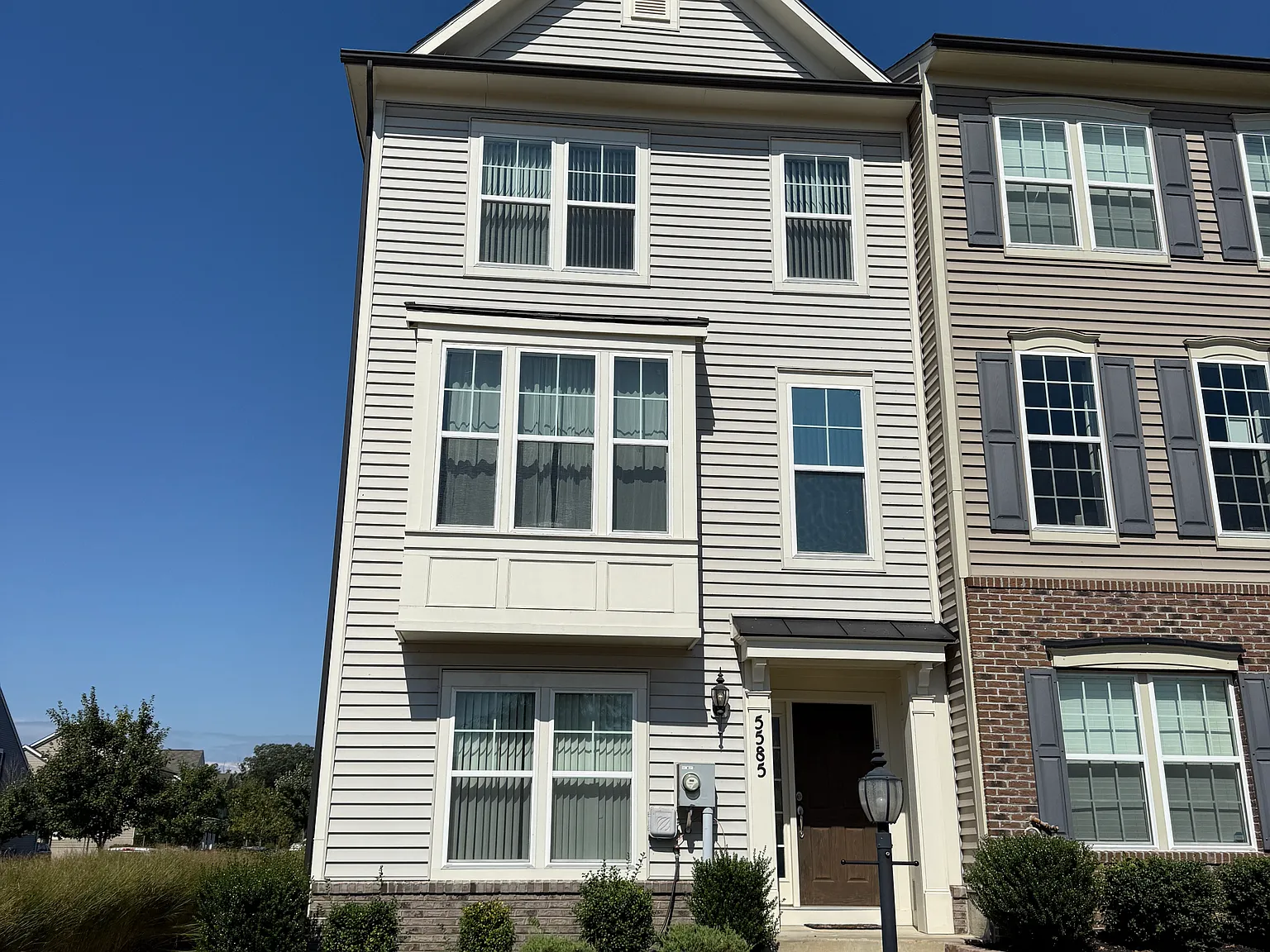 5585 Peregrine Way — Photo 2