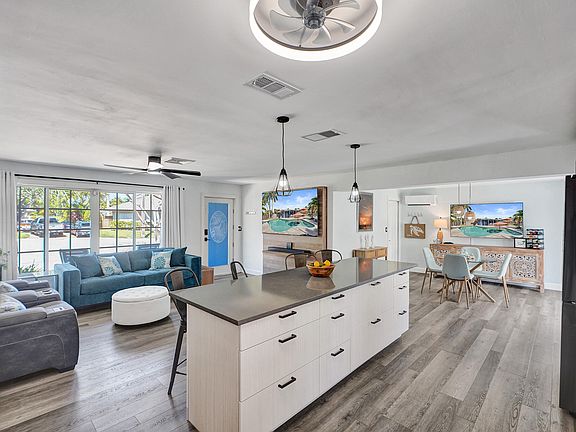 4th image of 1221 SE 3rd Avenue