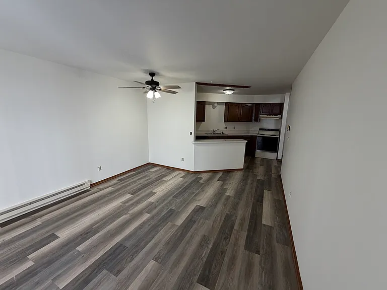 920 Courtney Ln #9 — Photo 4