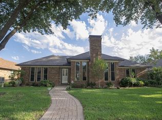 1521 Sugar Creek Dr, Carrollton, TX 75007