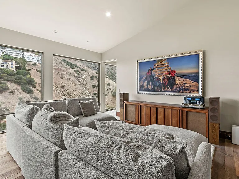 345 Emerald Bay — Photo 40